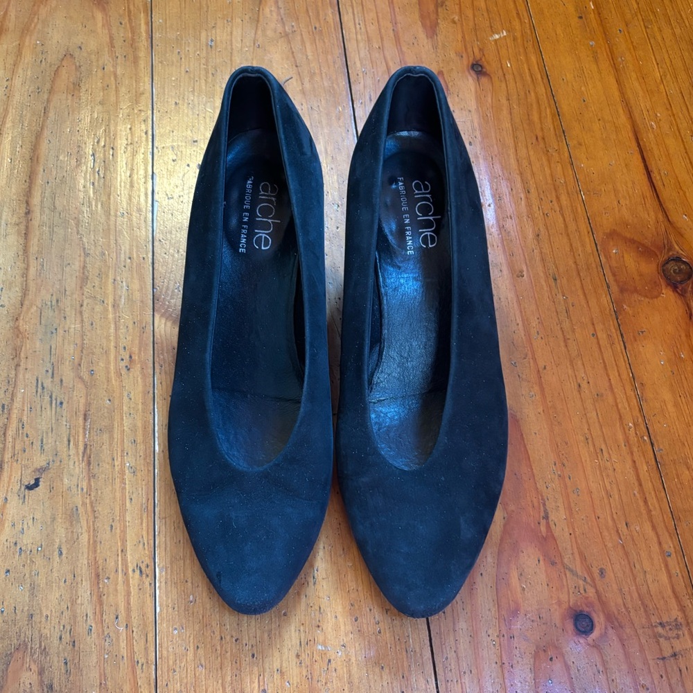 Arche Black Suede Pointed-Toe Heels